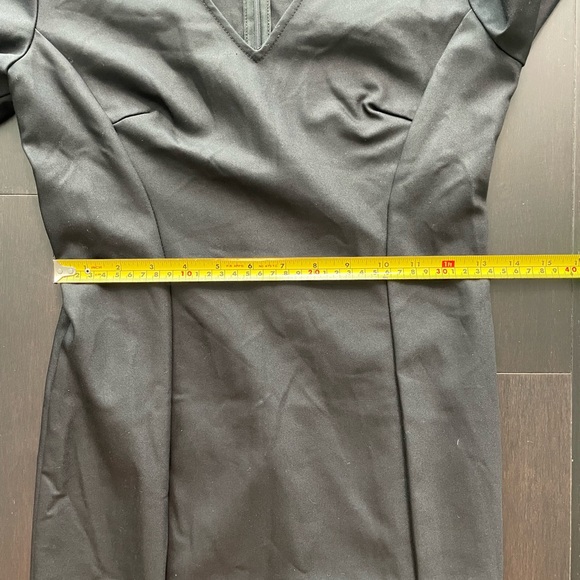 Theory Black V-Neck Black Structured Long Sleeve Sheath Sleek Dress Womens Sz 2 - Picture 4 of 8